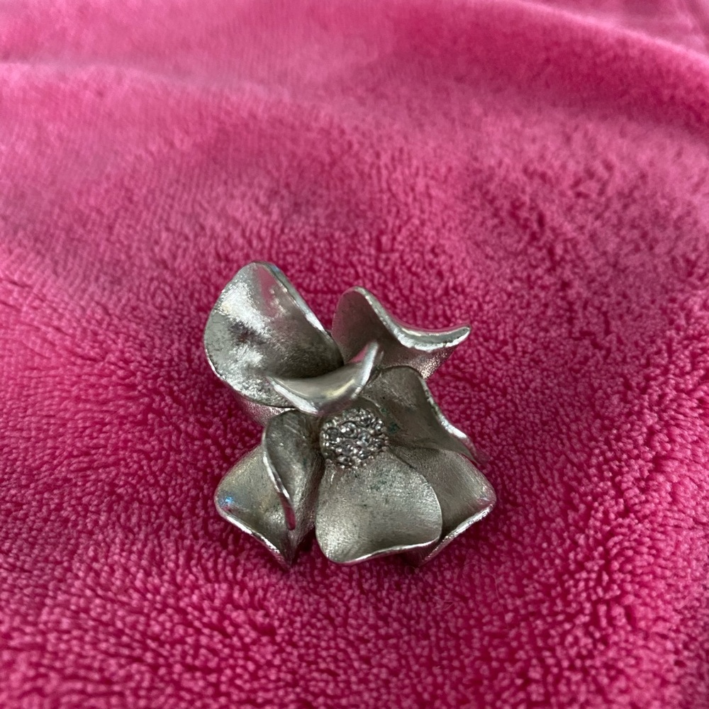 Premier Designs Magnolia Ring Size 6